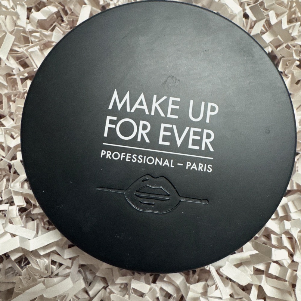 MAKE UP FOR EVER 
HD Skin Blurring & Perfecting Loose Setting Powder 8.5 g